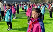少年当正燃，共筑强国梦——苏科外附属秦馀小学校升旗仪式